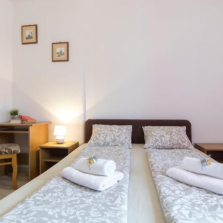 Pape Punat Apartmani I Sobe Exterior foto